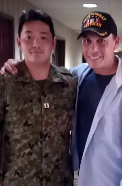 Veteran David Haave meets with soldiers from all over the world.